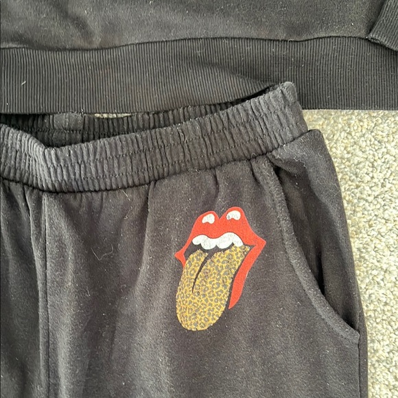 Rolling Stones Black Lounge Set - Picture 4 of 9